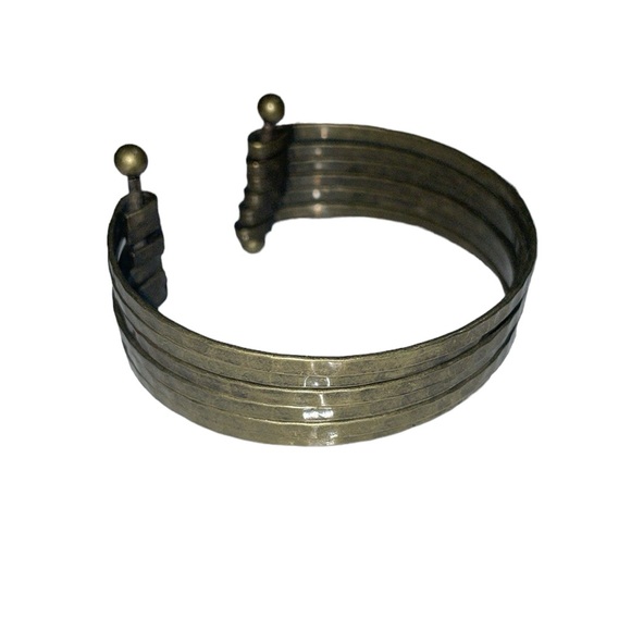 Hammered brass cuff bracelet. Excellent‎ used condition. - Picture 1 of 6